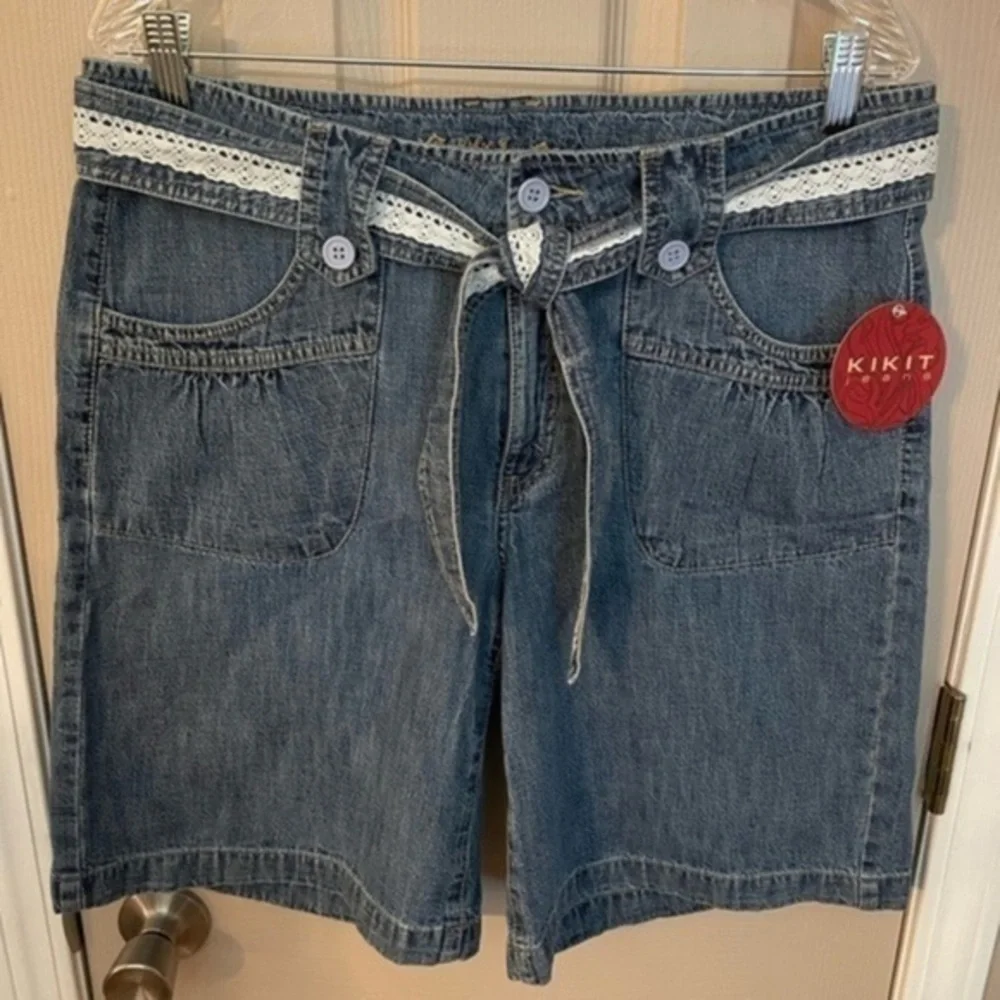 Kikit Y2K belted denim shorts with front & back pockets. NWT
